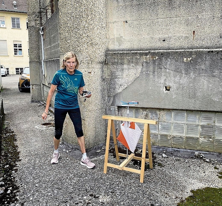 Die Aufnahme zeigt eine Läuferin beim Sprint-OL im Attisholz-Areal in Luterbach.Bild: zvg