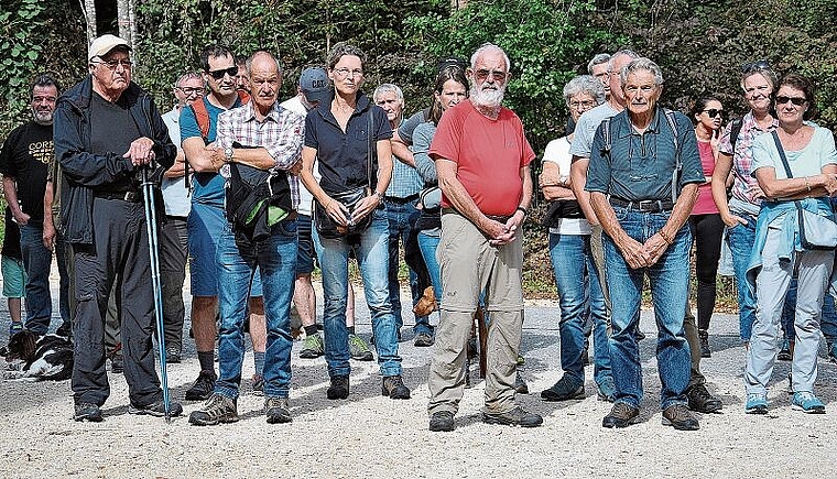 Über 100 interessierte Besucher haben an der Waldbegehung teilgenommen.