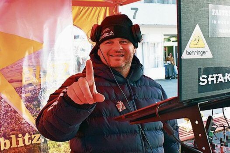 DJ Horse, alias Wisi, alias Daniel Wisard, sorgte für die Musik auf dem Marktplatz und feiert ebenfalls ein Jubiläum: sein Dreissigstes als DJ.