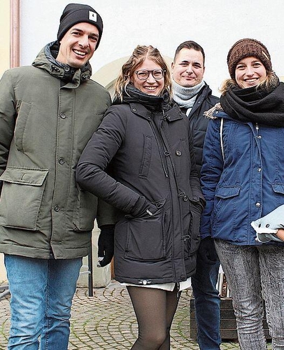 Marco Kocher, Tanja Kocher, Kevin Zingg und Janine Arn (von links) finden den Markt einfach zauberhaft.