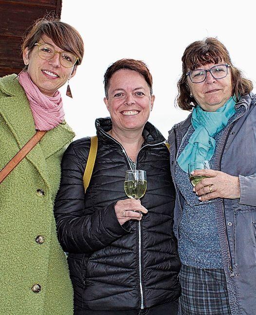 «Wir fanden das Theater toll!», 
meinen Perine Egli, Melanie Iten 
und Gertrud Egli (von links).