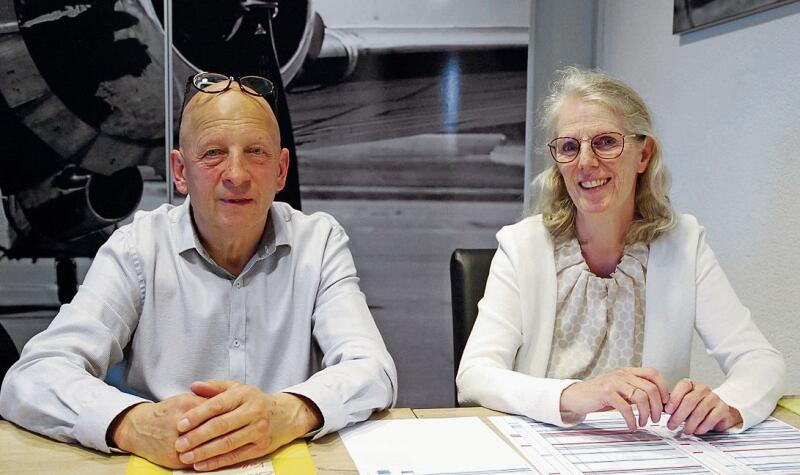 In entspannter Atmosphäre: Heinz Jeker (stellvertretender Geschäftsführer) und Gabriela Sporrer (Leiterin Kundendienst).