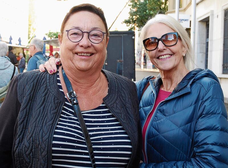 Ruth Johner und Beatrice Germann erzählen begeistert, was sie am Herbst besonders fasziniert.