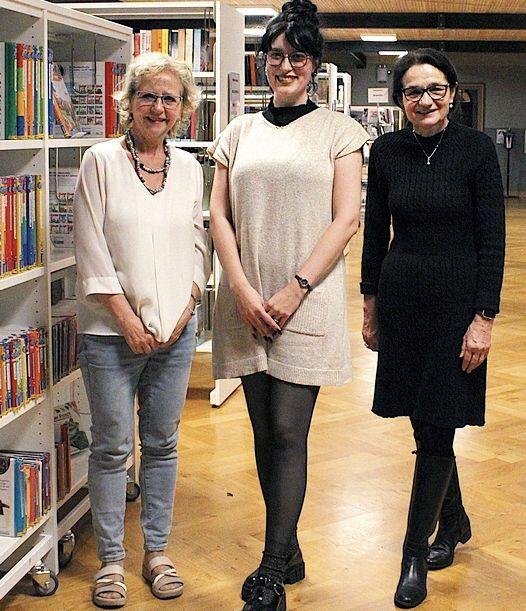 «Wir freuen uns über die vielen fantasievollen Kinder an der Erzählnacht.» Die Organisatorinnen in Grenchen (von links): Lilian Liechti (Bibliothekarin), Lynn Retsch (Lehrerin) und Karin Burkhalter (Bibliothekarin).