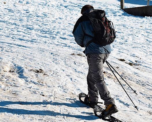 Auf geht’s ins neue Jahr: auf Schneeschuhen ins Jahr 2025.