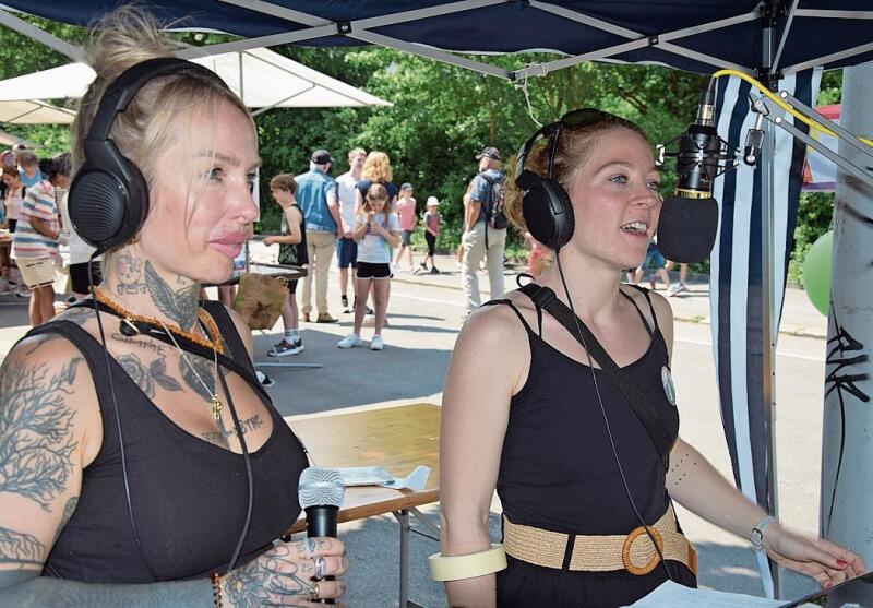 Melanie Stoller (links) ist neue Leiterin des Lindenhauses und hat die Aufgaben ihrer Vorgängerin Tamara Moser (rechts) übernommen. Bilder: Daniel Martiny